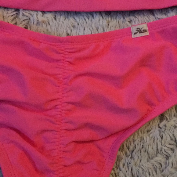 Hobie removable pads halter style bikini. - Picture 4 of 6